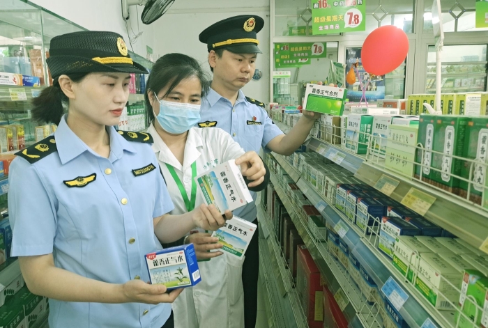 图为检查现场。 图为检查现场。