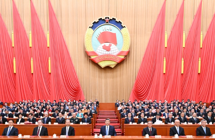 3月11日上午，中国人民政治协商会议第十四届全国委员会第四次会议在北京人民大会堂闭幕。这是习近平、李强、赵乐际、蔡奇、丁薛祥、李希、韩正在主席台就座。新华社记者 燕雁 摄