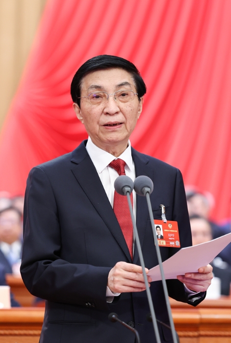3月11日，中国人民政治协商会议第十四届全国委员会第四次会议在北京人民大会堂举行闭幕会。全国政协主席王沪宁主持闭幕会并讲话。新华社记者 黄敬文 摄